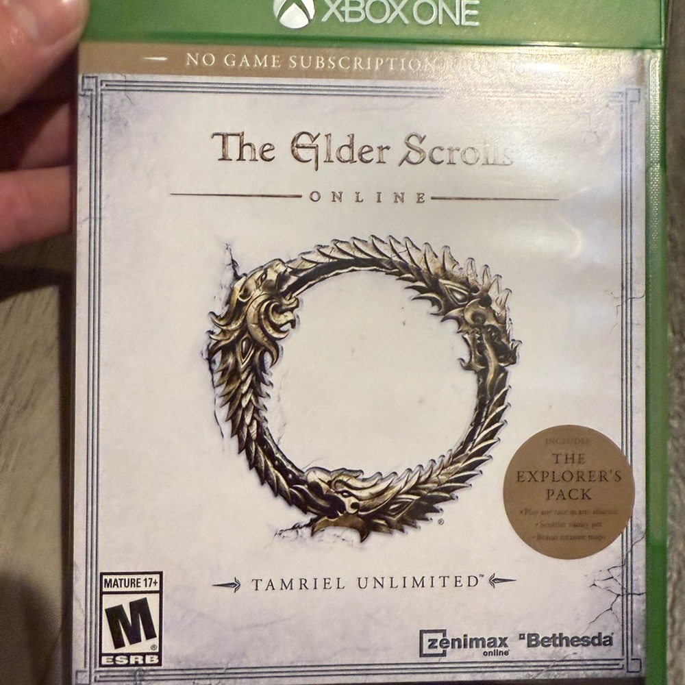 The Elder Scrolls Online: Tamriel Unlimited for Xbox One - Green Case